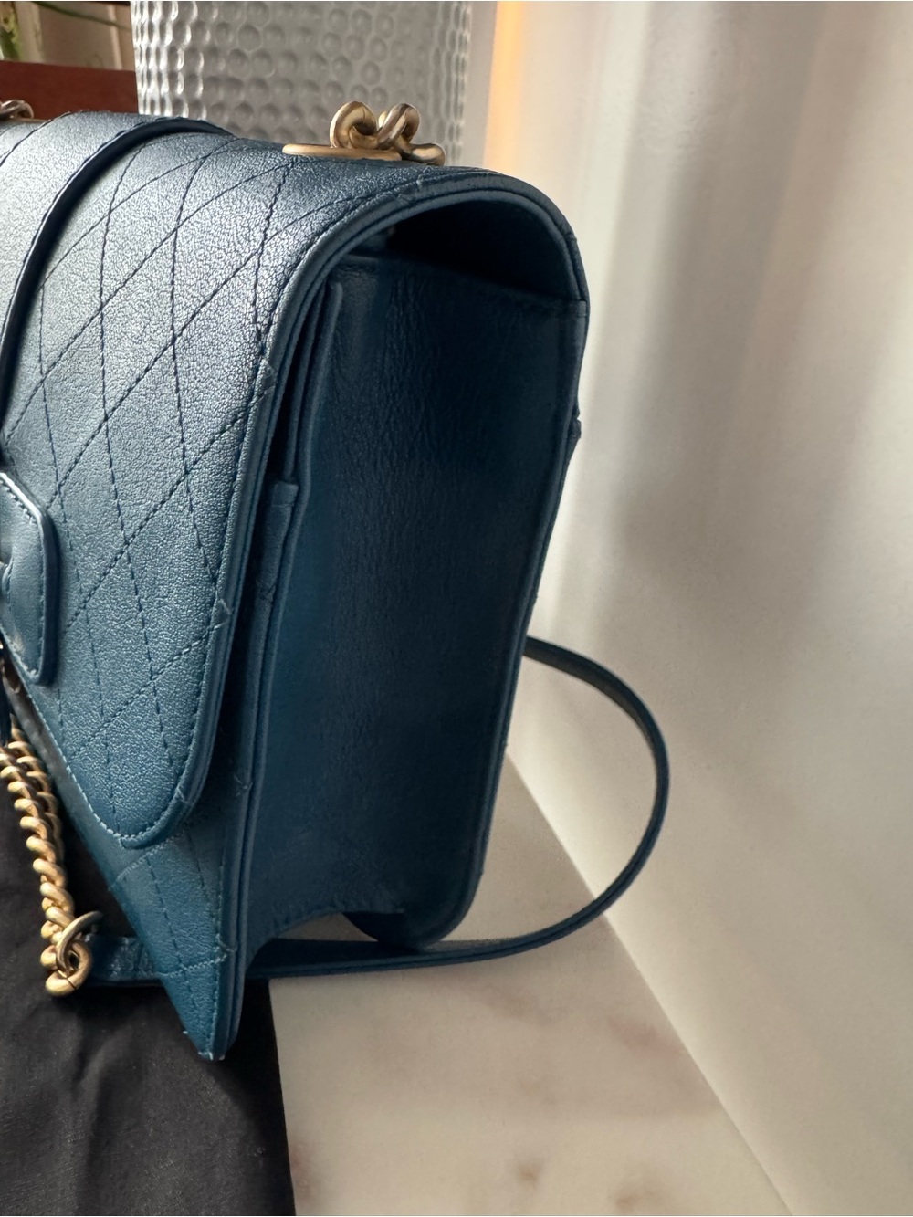 CHANEL Blue Quilted Leather Crossbody with Gold Chain - Picture 3 of 6